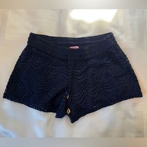 Great Condition Lilly Pulitzer Navy Claudette Scalloped Shell Lace Shorts